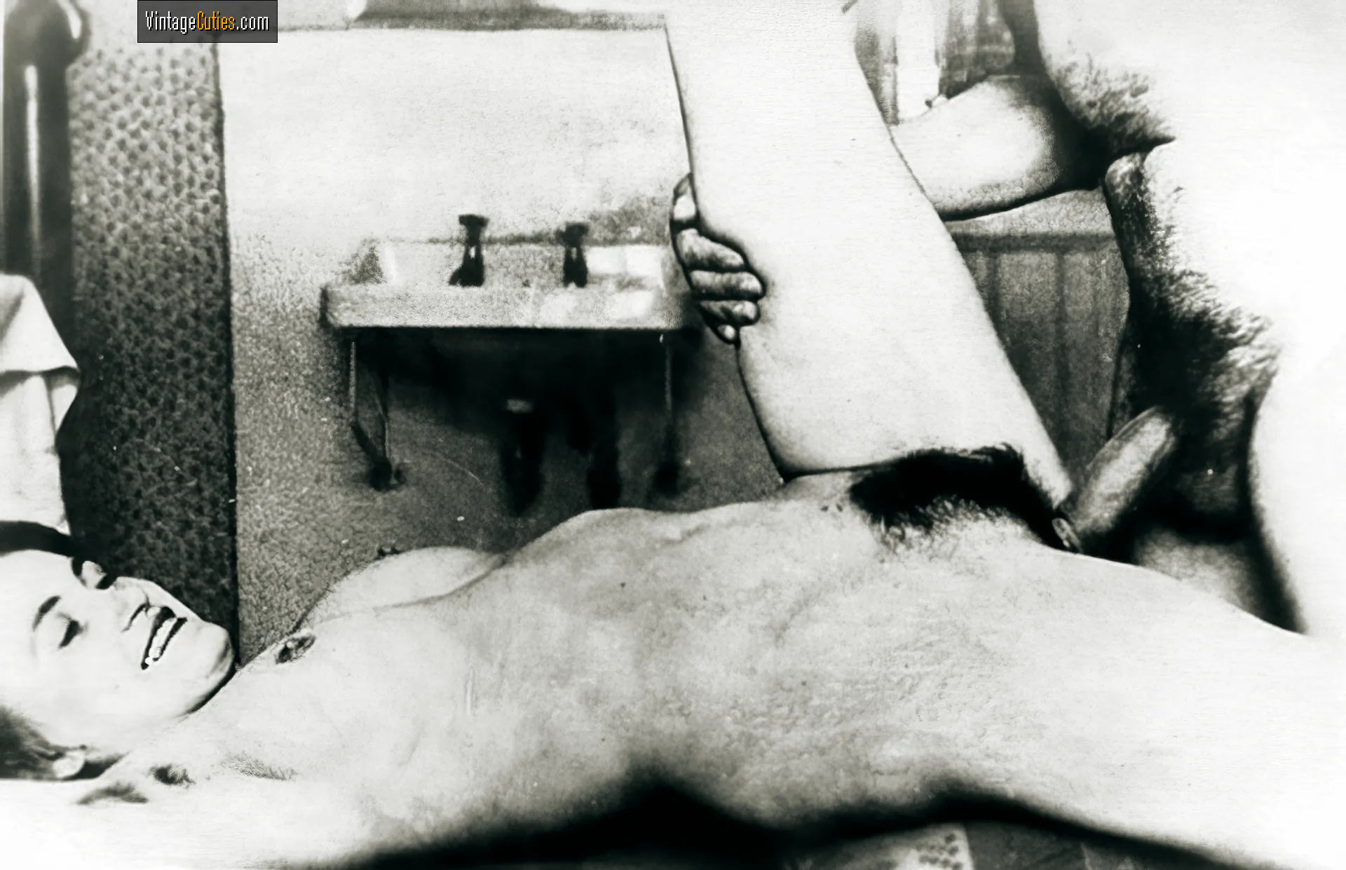 Retro 1930s porn: hard cock fucks a hairy pussy on the kitchen table