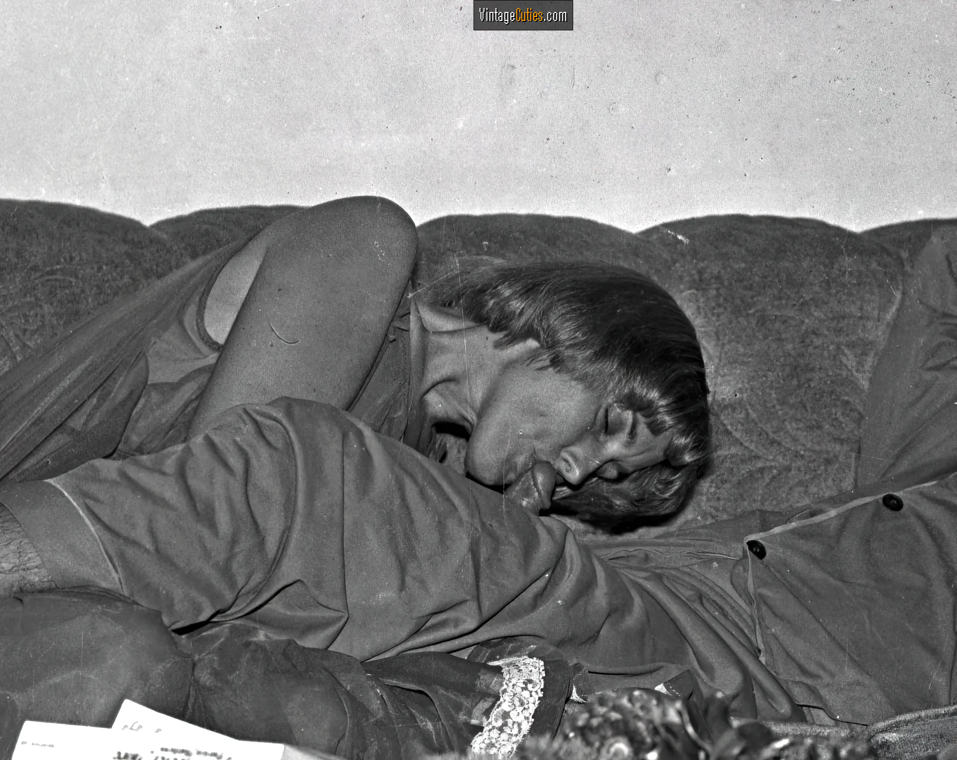 Vintage homemade porn: older lady gently sucks on an erect cock